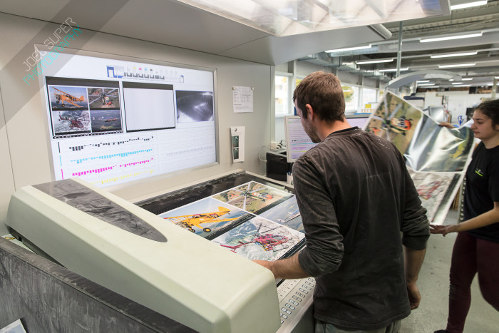 Druck der Cockpit Kalender 2017 in der Jordi AG